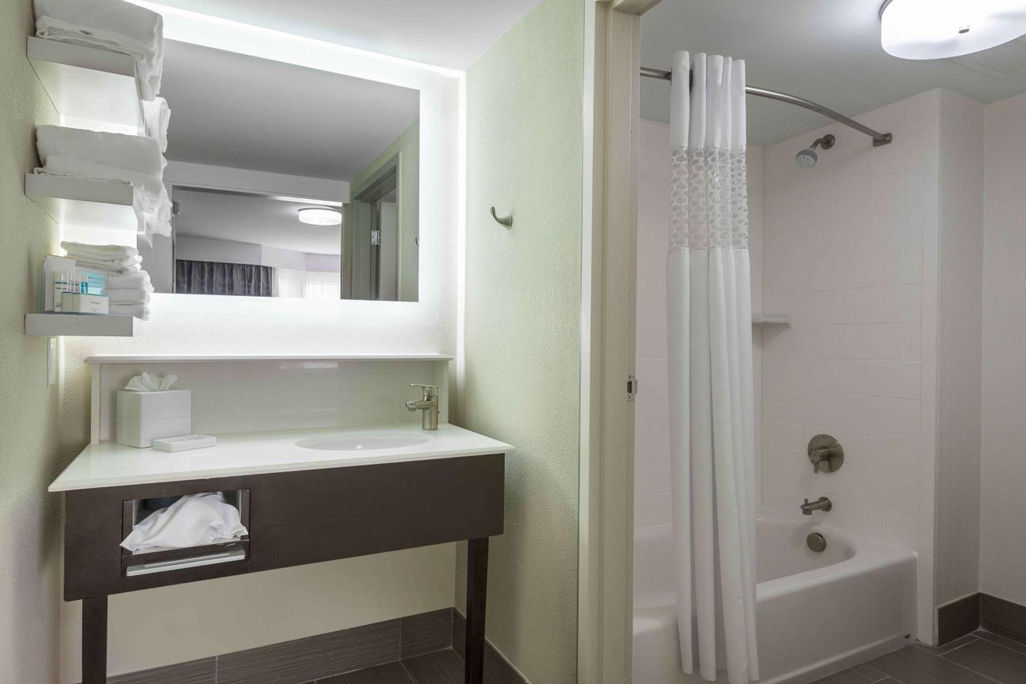 Hampton Inn & Suites Chapel Hill/Durham Dış mekan fotoğraf