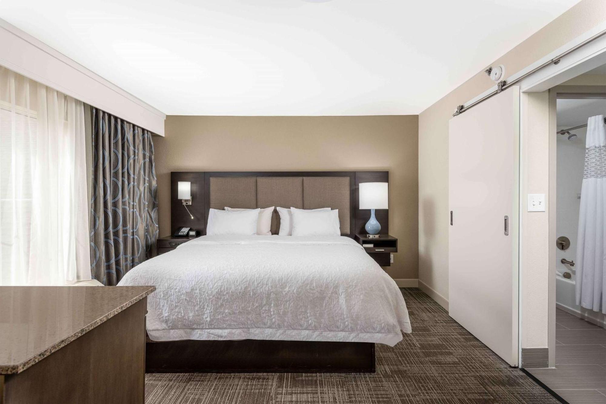 Hampton Inn & Suites Chapel Hill/Durham Dış mekan fotoğraf