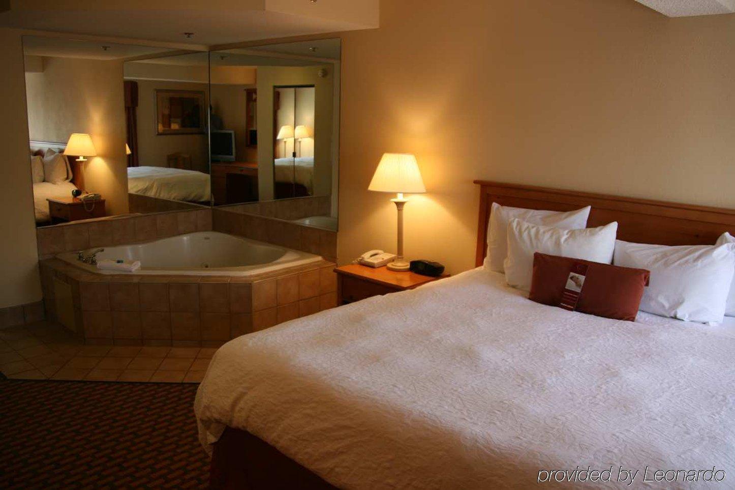Hampton Inn & Suites Chapel Hill/Durham Oda fotoğraf