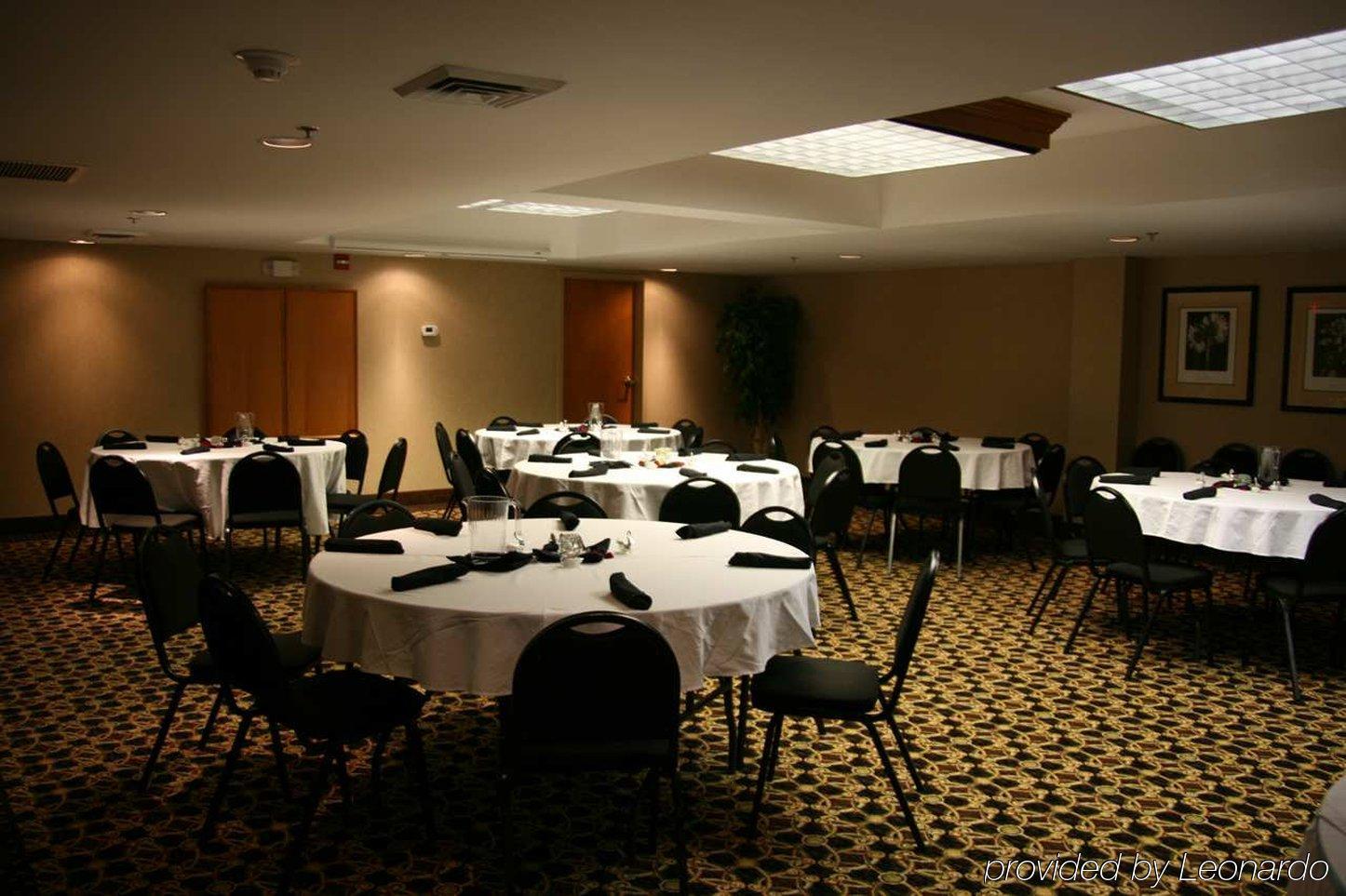 Hampton Inn & Suites Chapel Hill/Durham Restoran fotoğraf