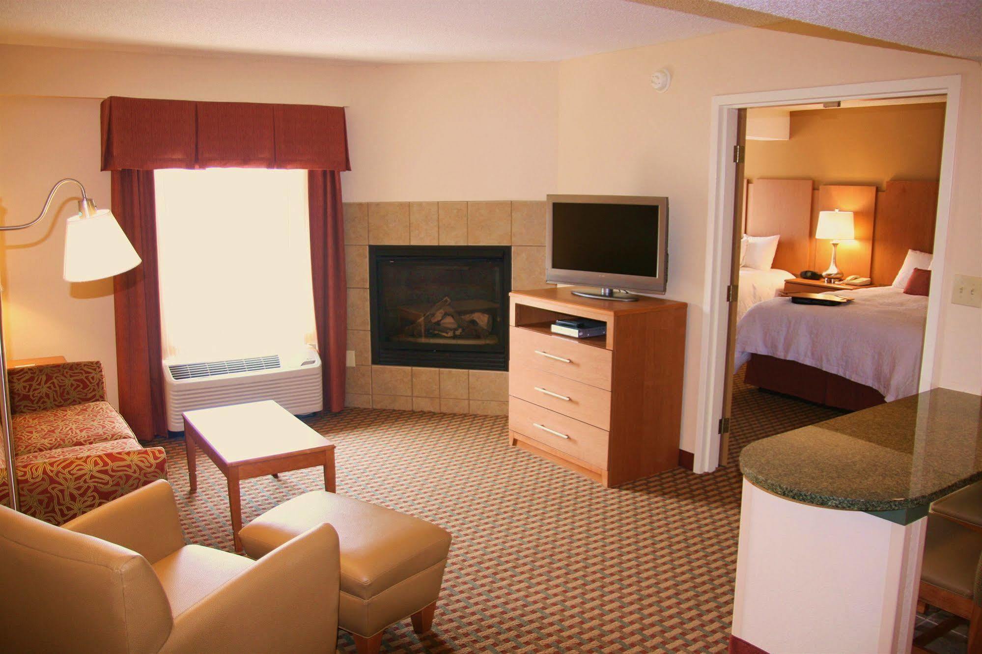Hampton Inn & Suites Chapel Hill/Durham Dış mekan fotoğraf