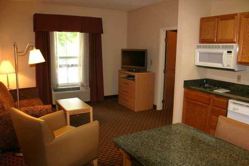 Hampton Inn & Suites Chapel Hill/Durham Oda fotoğraf